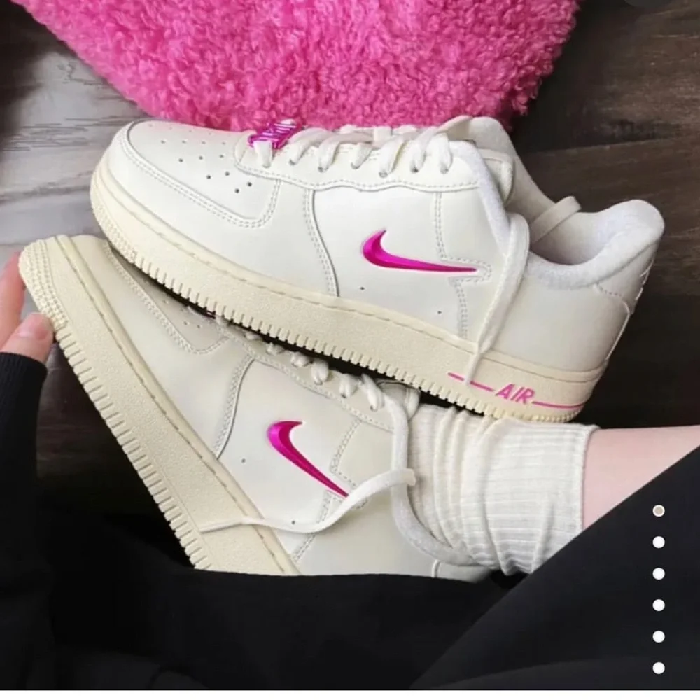 Nike Air Force 1 Women's Sneakers - Cream and‎ Pink